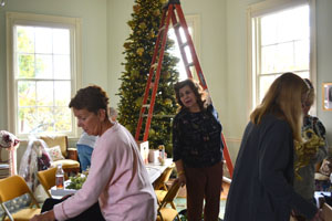 Militia Hill Questers decorating historic Laurel Hill Mansion for the 2023 Winter Holidays